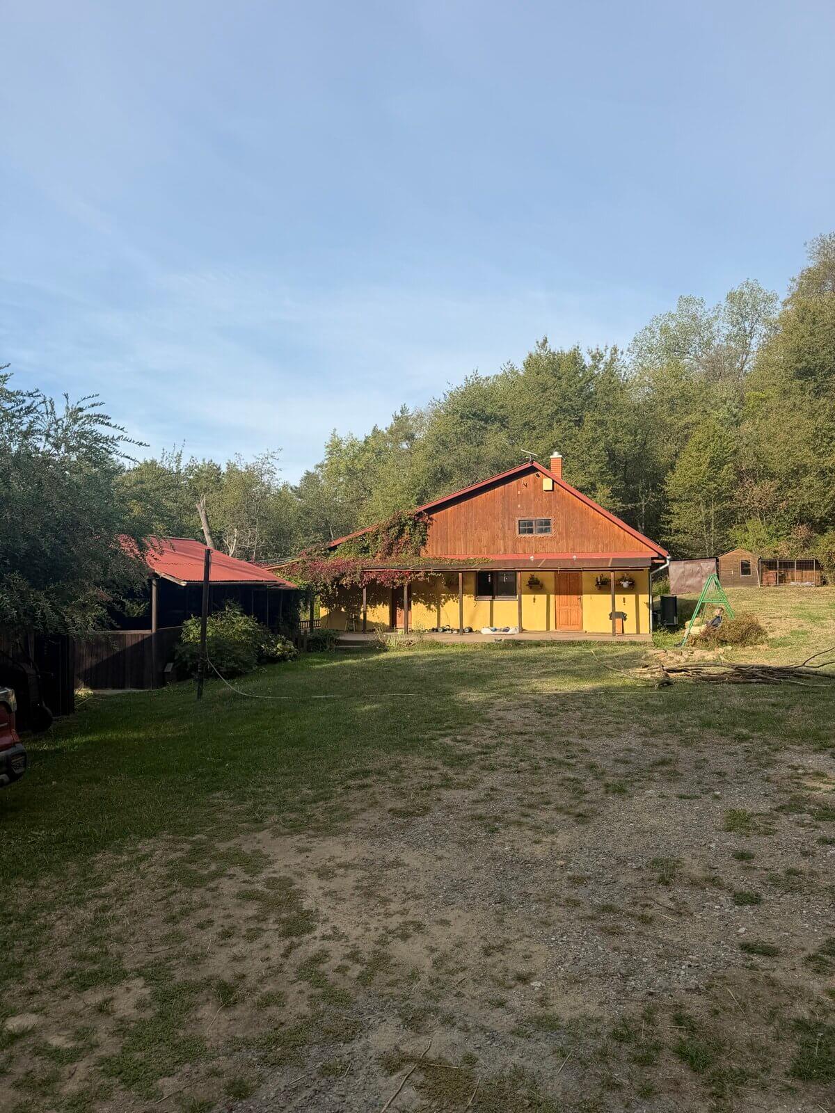 Drevenica a lúka na Prameni Života